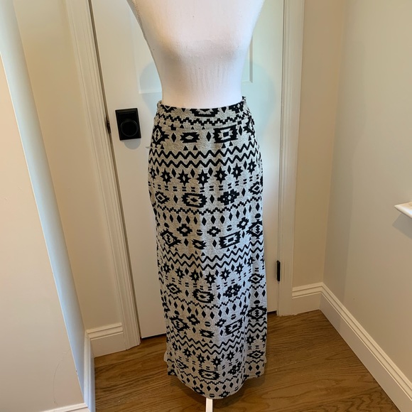 Black and Gray Winter Maxi Skirt NWOT - Picture 2 of 8